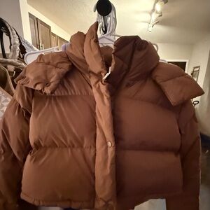 Lululemon Wonder Puff-600 Down-Filled Cropped Jacket size 6-SOLD OUT COLOR!